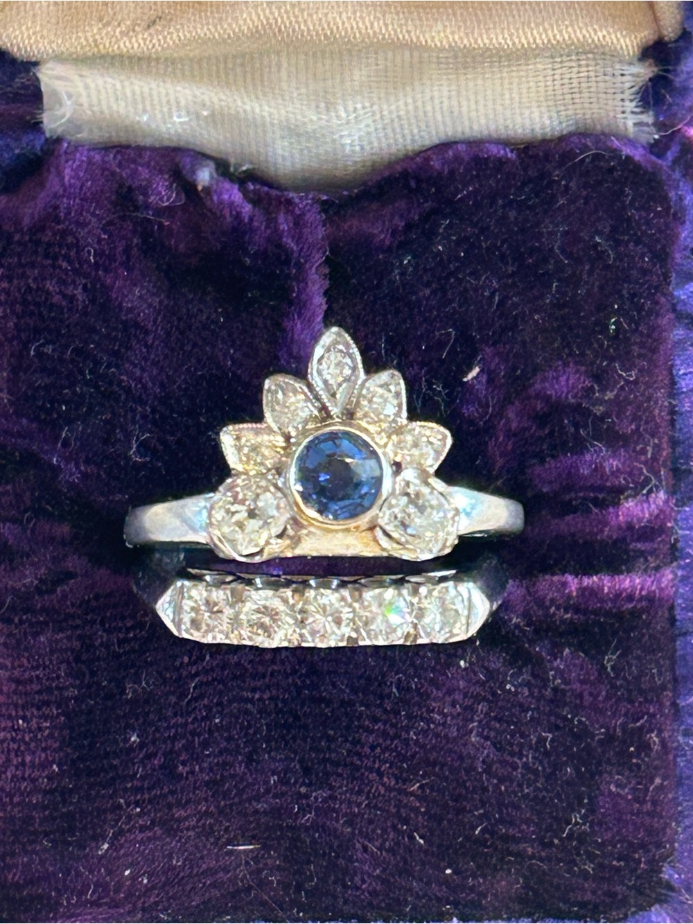 Beautiful & unique vintage 14k WG diamond & sapphire tiara ring w/ diamond band